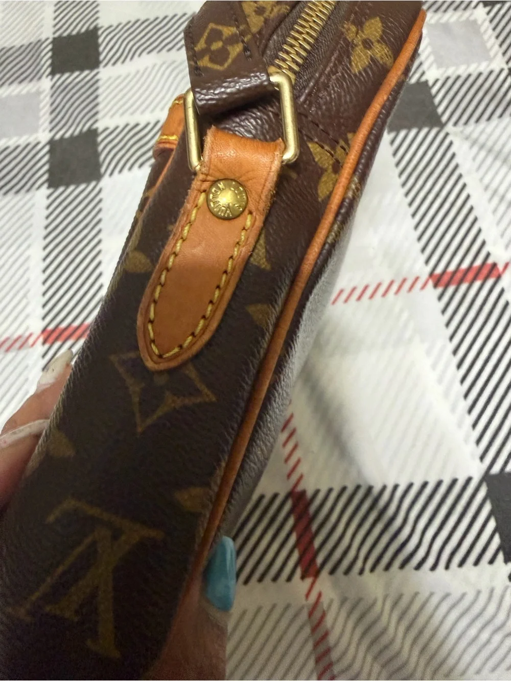 Louis Vuitton Monogram Canvas Small Messenger Bag .